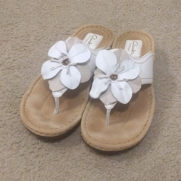 Clarks artisan thong sandals Clearance